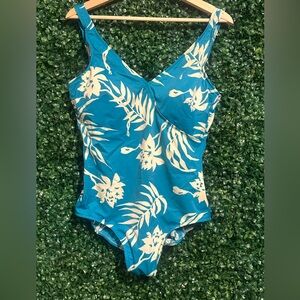 MIRACLESUIT Size 14 Tropical turquoise blue